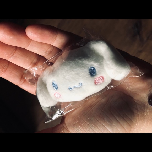 CINNAMOROLL-NWOT Plush Pin/Brooch - Picture 2 of 7